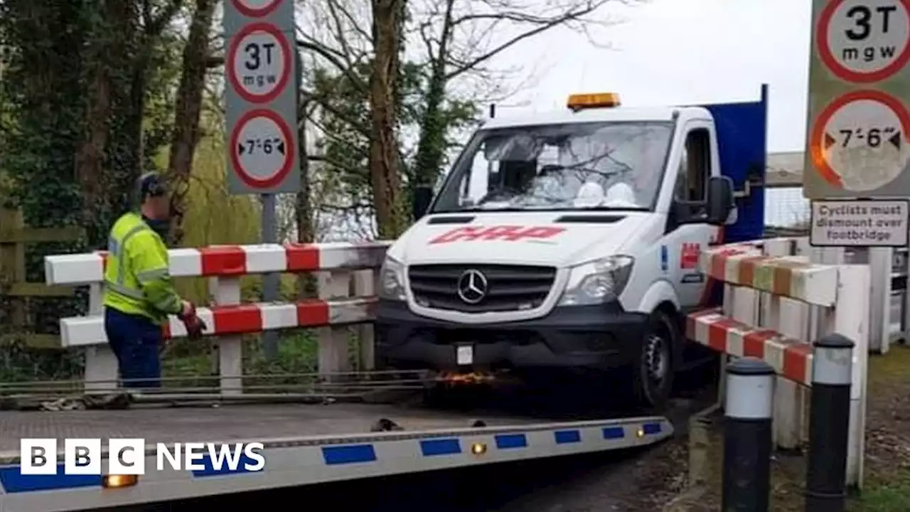 Van driver freed after narrow bridge blunder in village