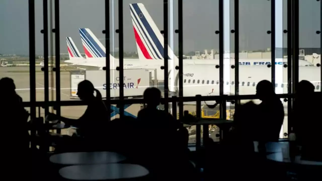 L'Aviation civile demande d'annuler 30% des vols à Orly vendredi, d'autres aéroports touchés