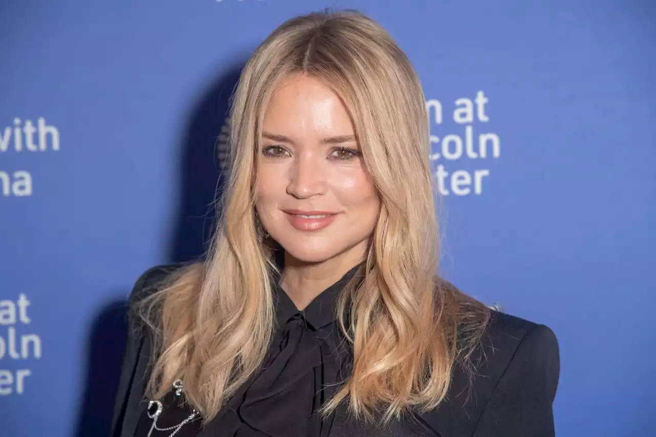 Teint parfait : Virginie Efira dévoile son produit Chanel dont elle ne peut plus se passer