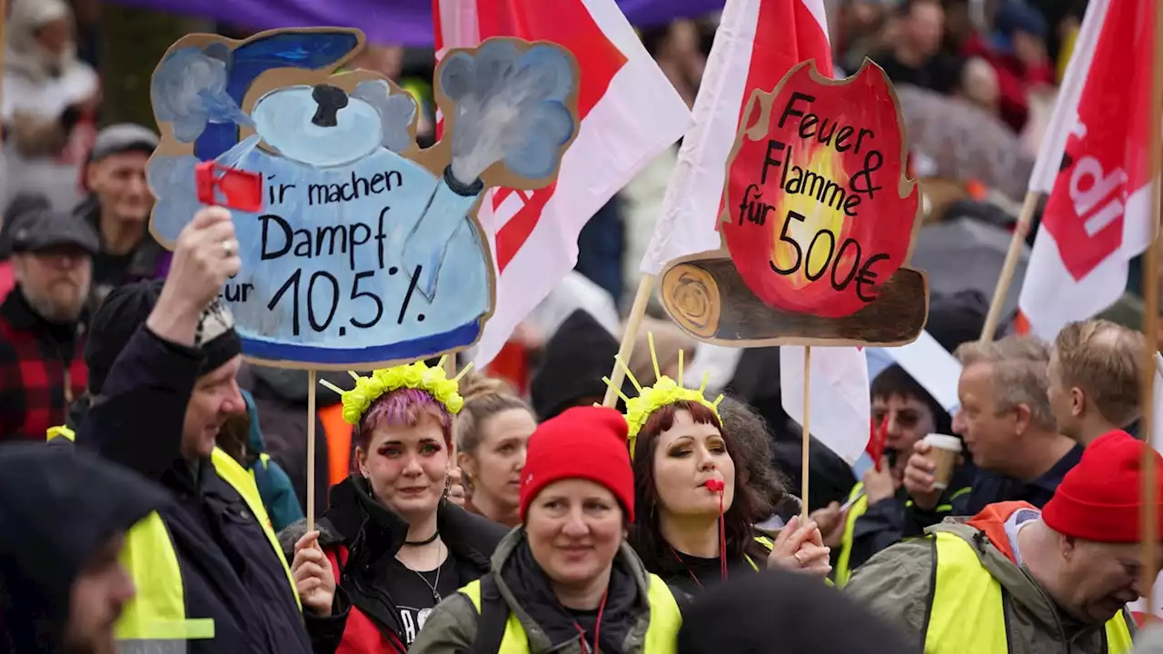 Großer Warnstreik legt öffentlichen Verkehr am Montag lahm