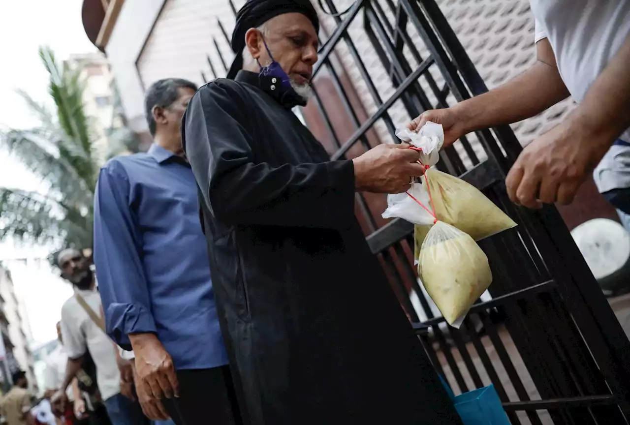 Muslim world comes together to celebrate Ramadan