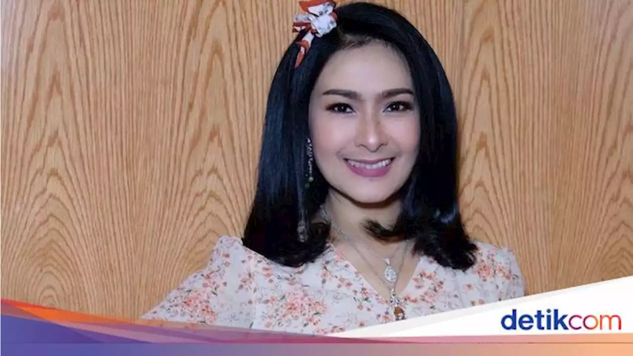 Iis Dahlia Sebut Dirinya Idap OCD, Tak Bisa Kena Basah-basah