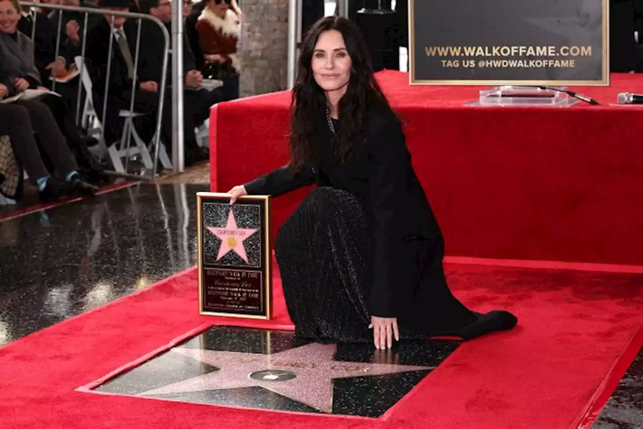 Courteney Cox Returns To Clean Her Hollywood Walk Of Fame Star – We Expected Nothing Less From Monica