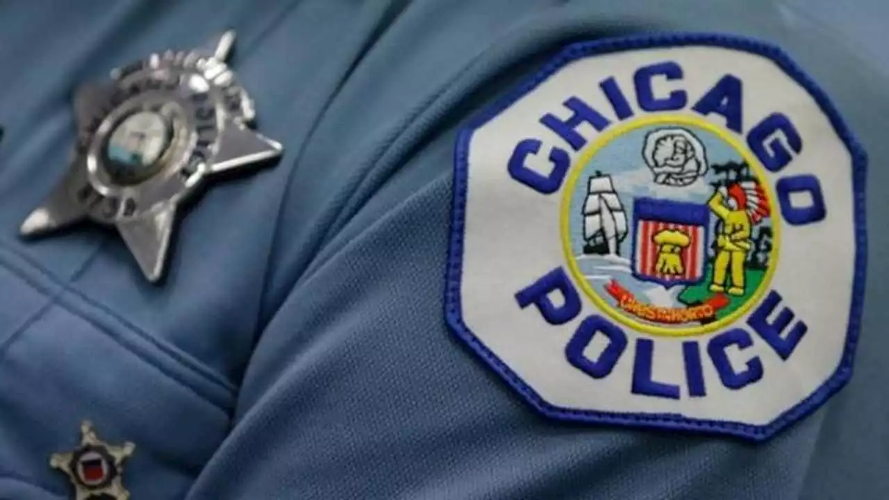 4 CPD officers placed on desk duty amid allegations seized guns were mishandled