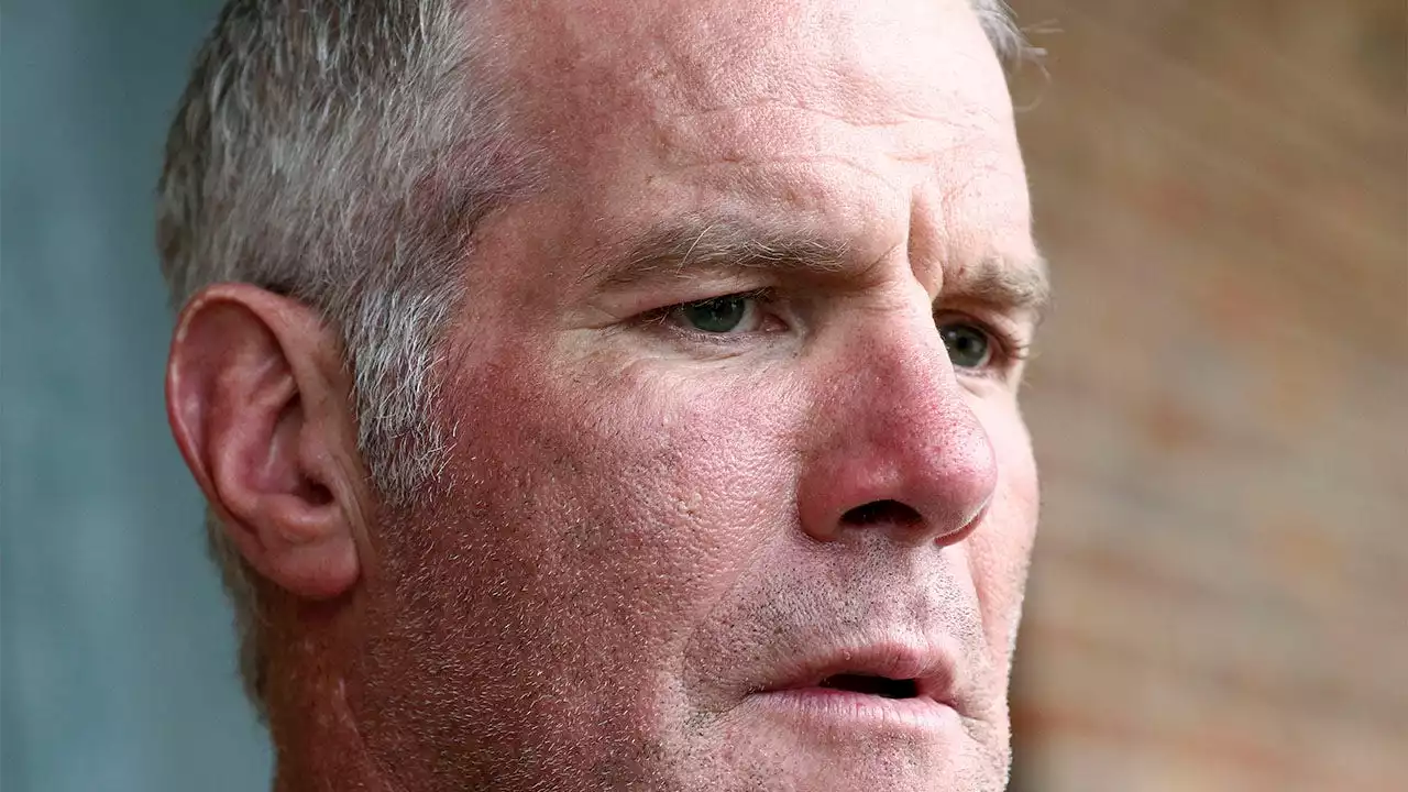 Mississippi argues Brett Favre should remain in welfare lawsuit after motion to dismiss