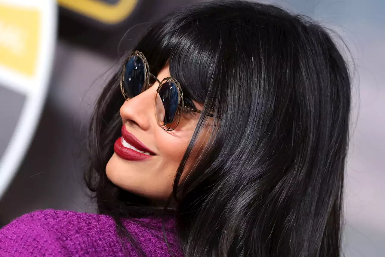 Jameela Jamil électrisante dans une robe peignoir des plus sexy et pour le moins surprenante - Grazia