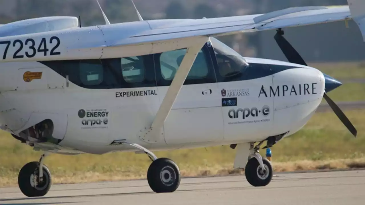 Researchers successfully tested a passenger hybrid-electric plane