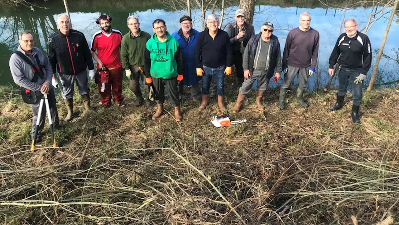 Castéra-Verduzan : 200 mètres de berges de l’Auloue nettoyées