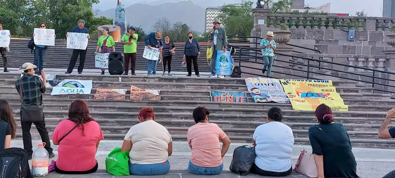 La Jornada: Agua suficiente con tarifas justas, demandan en NL; prevén desabasto