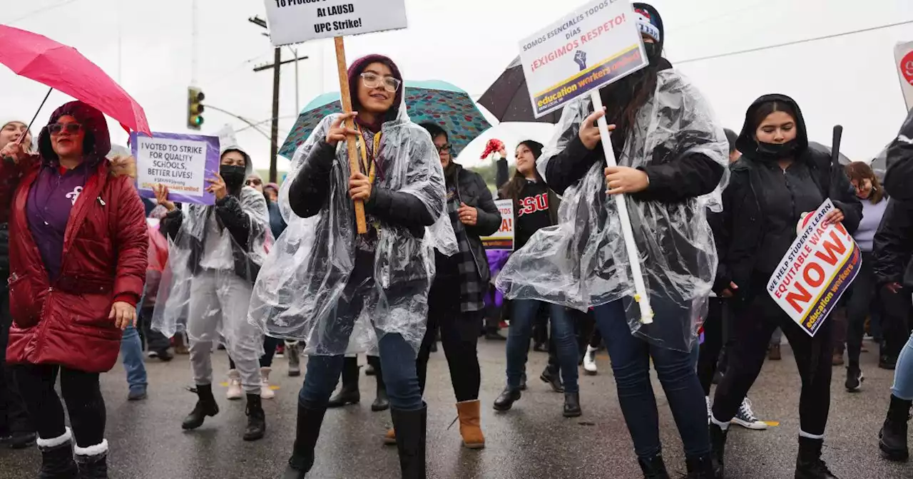 Bass enters fray as LAUSD strike reaches third and last day with schools closed