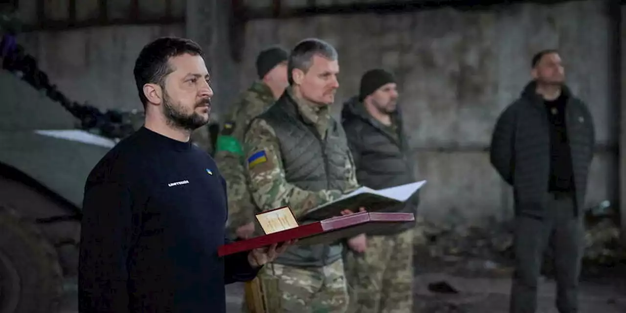 Ukraine : Zelensky se rend à Kherson, partiellement occupée par les Russes