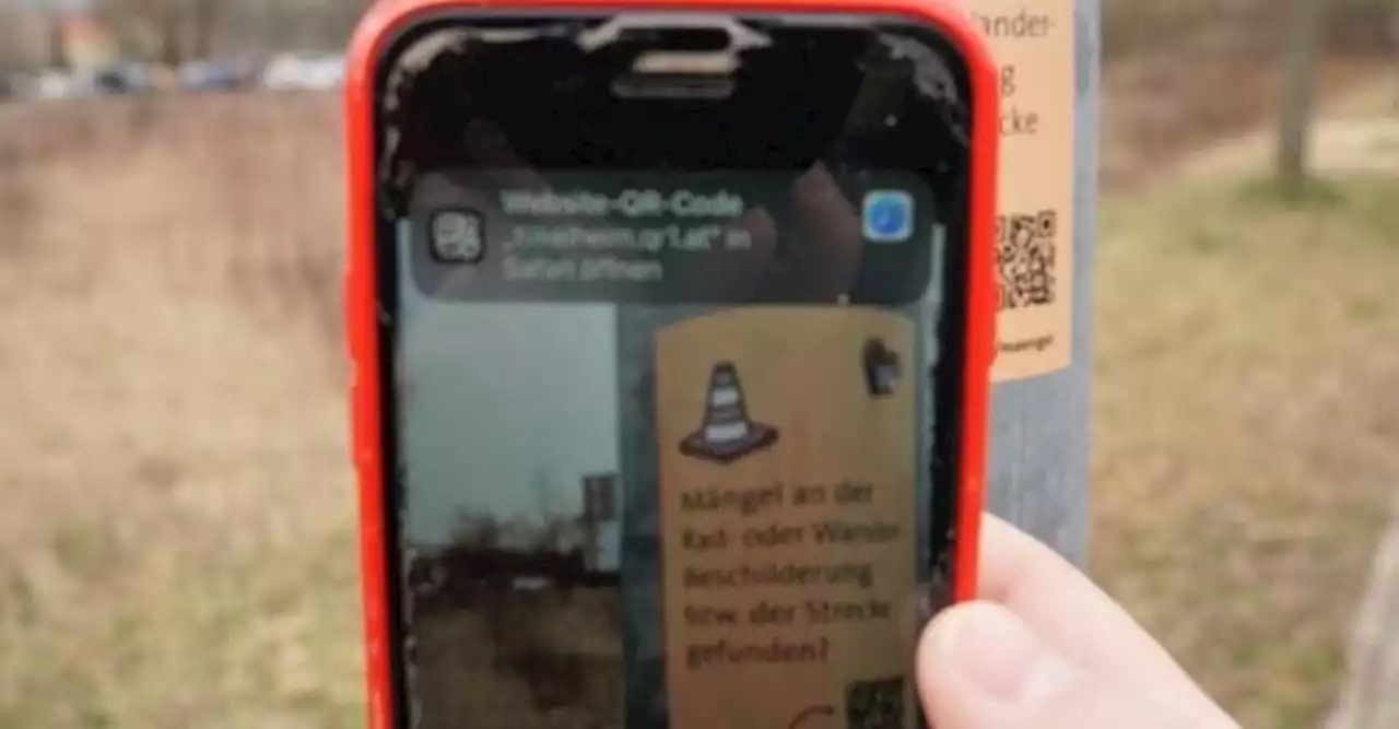 Das bedeuten die QR-Code-Aufkleber an den Rad- und Wanderwegen im Kreis Kelheim