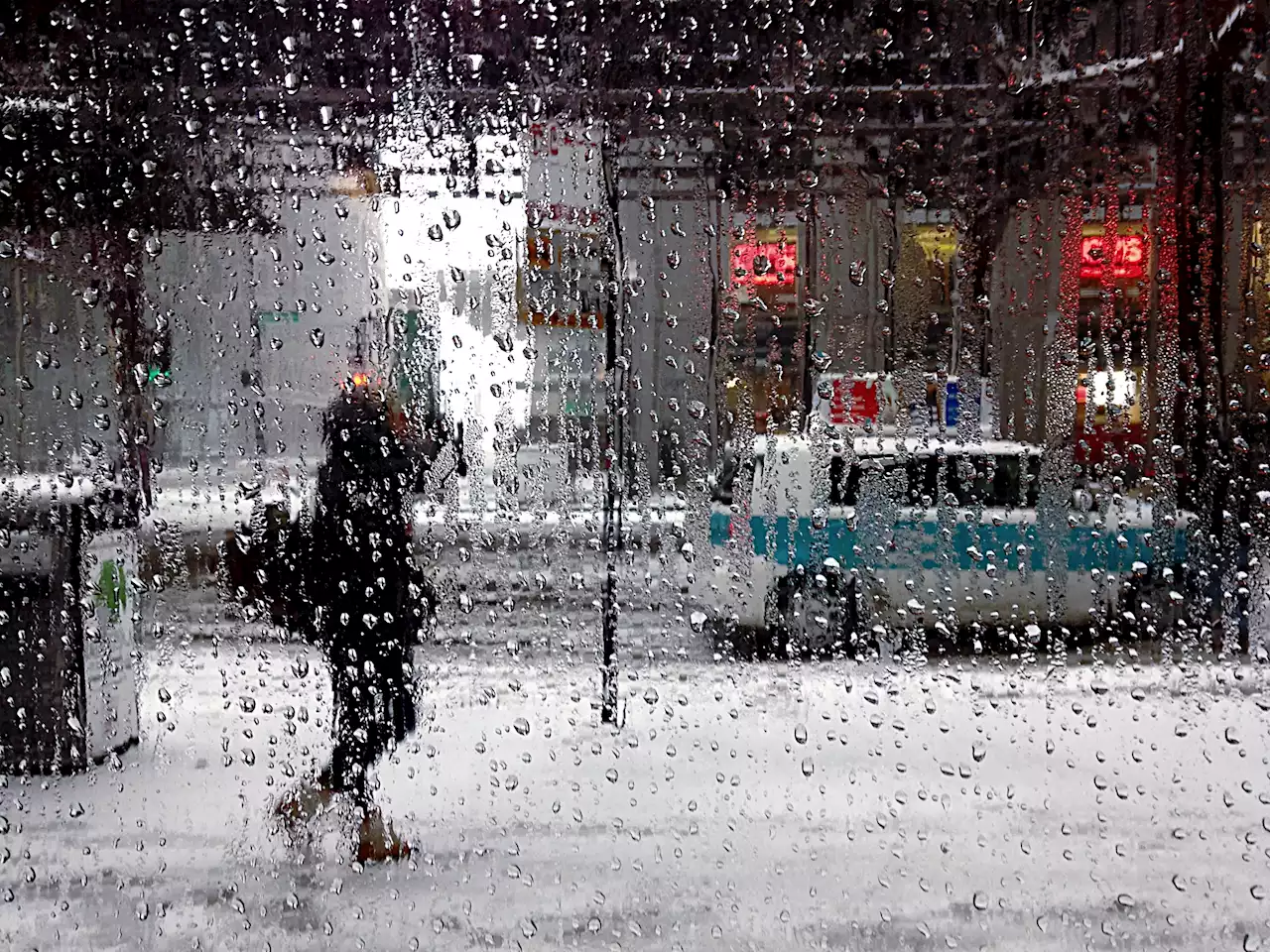 Thunderstorm Dumped Rain While Chicago Was Sleeping, With More Wet Weather on the Way