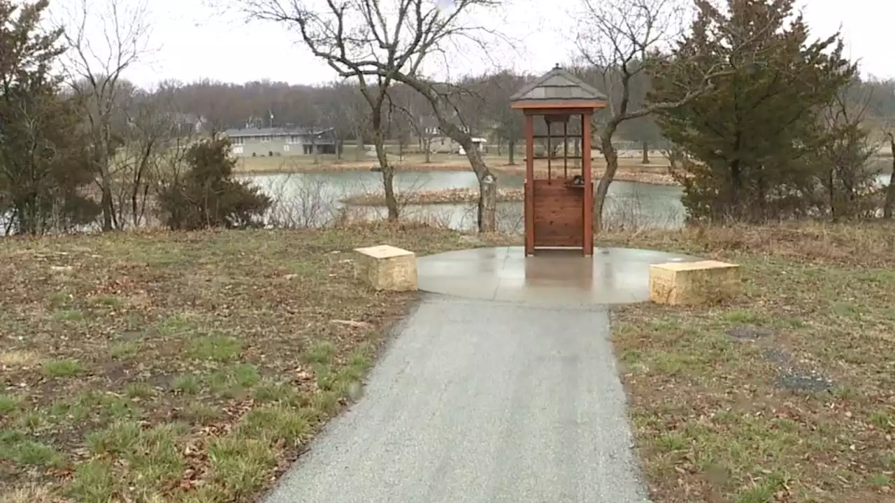 Kansas Man Creates ‘Afterlife Phone Booth' to Cope With Grief