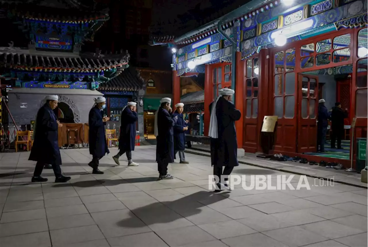 Suasana Sholat Subuh di Masjid Niujie Beijing |Republika Online