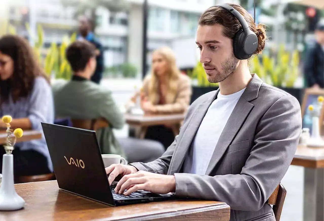 RS Recommends: 6 Pairs of Noise-Cancelling Headphones Under $100