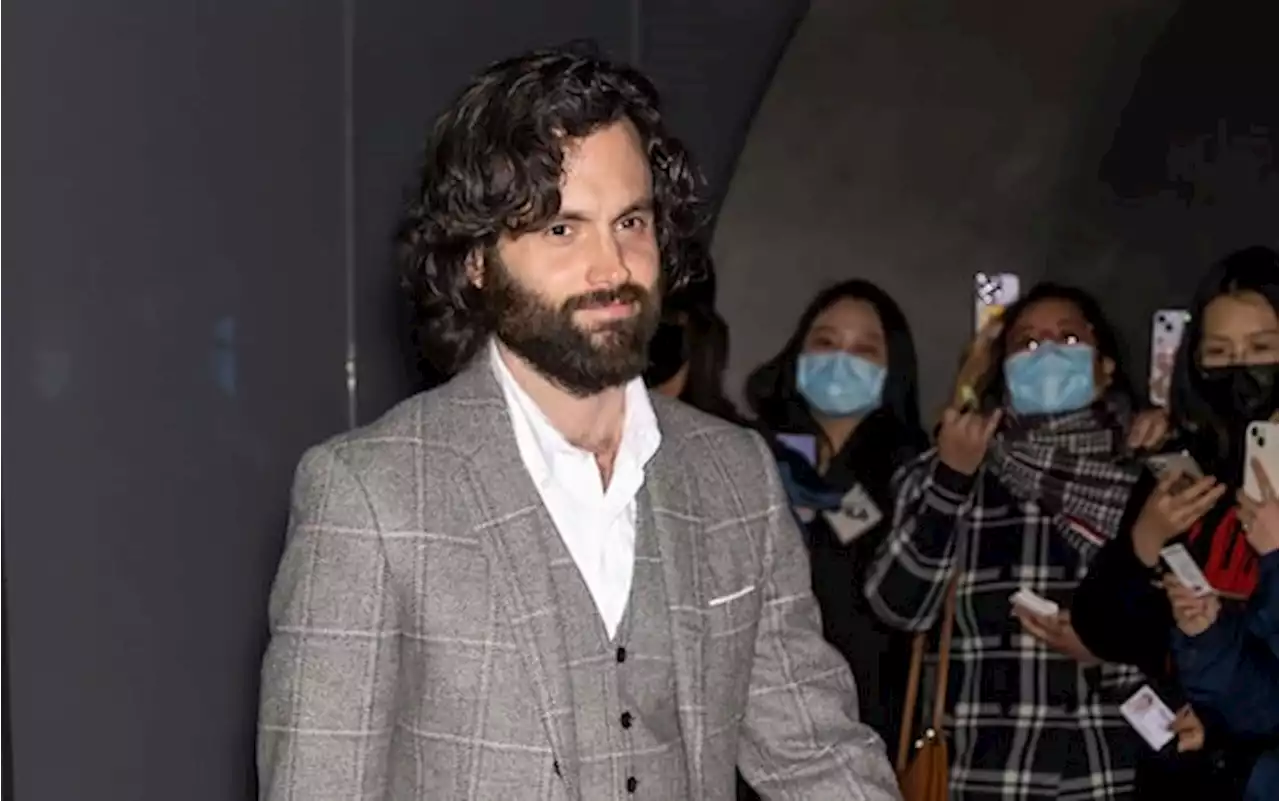 Valentino sceglie Penn Badgley: la nuova campagna con la star di You