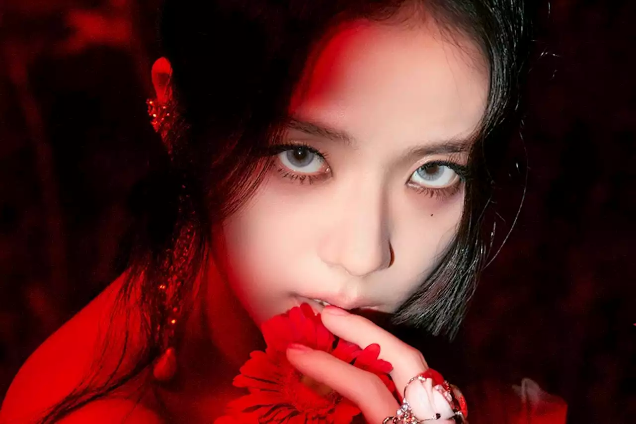 Update: BLACKPINK’s Jisoo Wows With Sultry Poster For Solo Debut With “FLOWER”