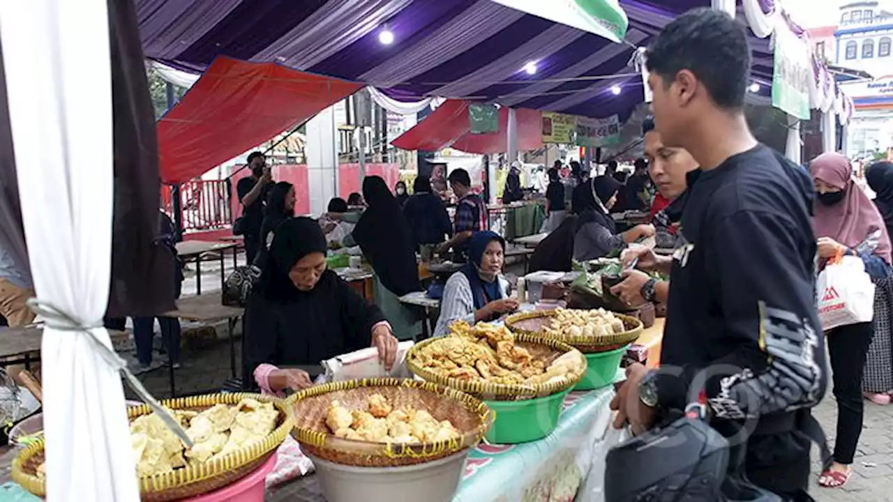 Kemeriahan Pasar Takjil Ramadan di Sejumlah Daerah