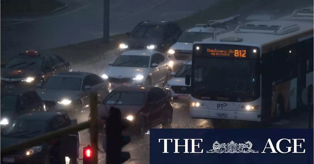 Flash floods as sudden thunderstorm drenches Melbourne