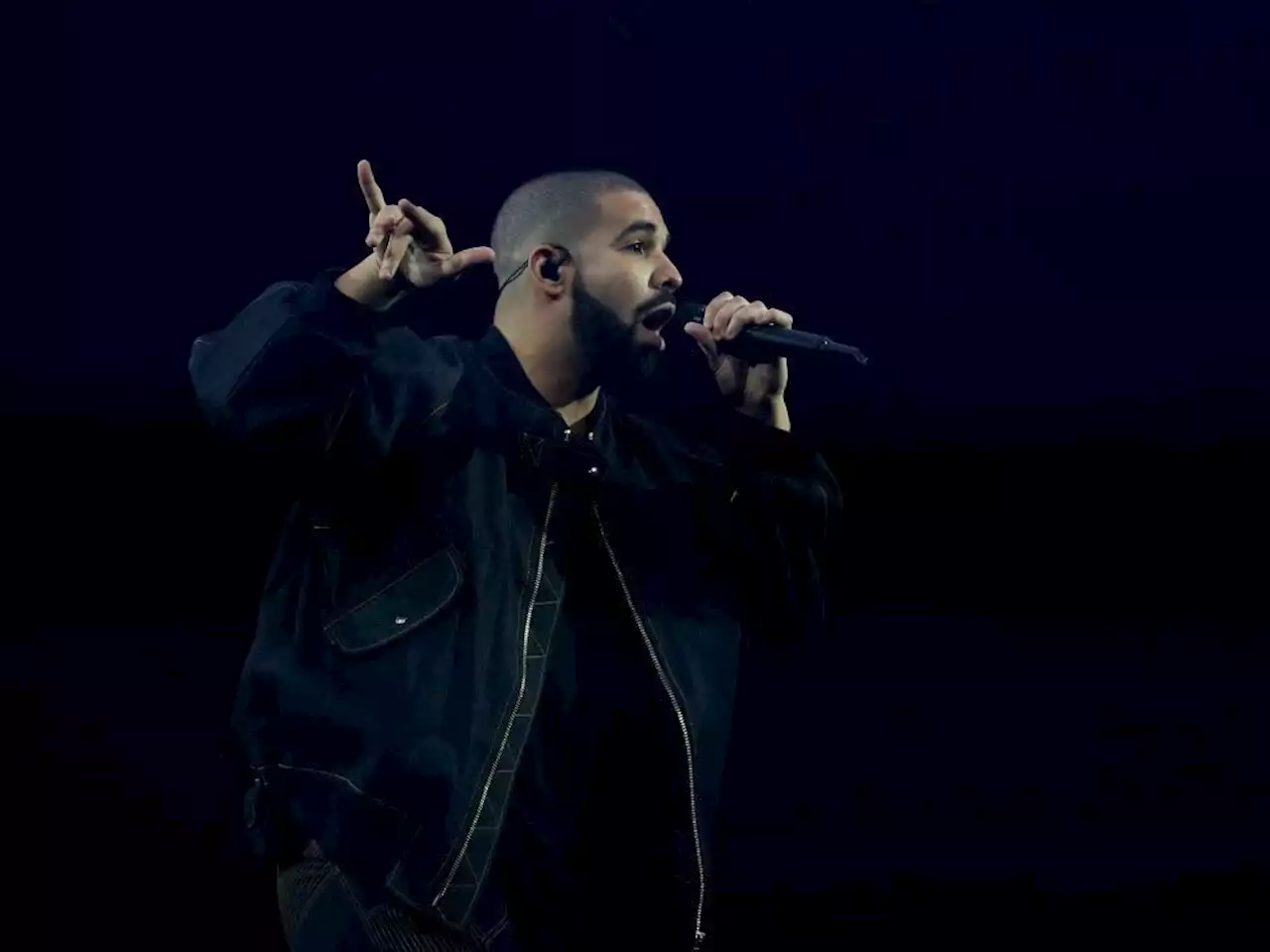 Montreal Drake fan seeks class-action suit against Ticketmaster