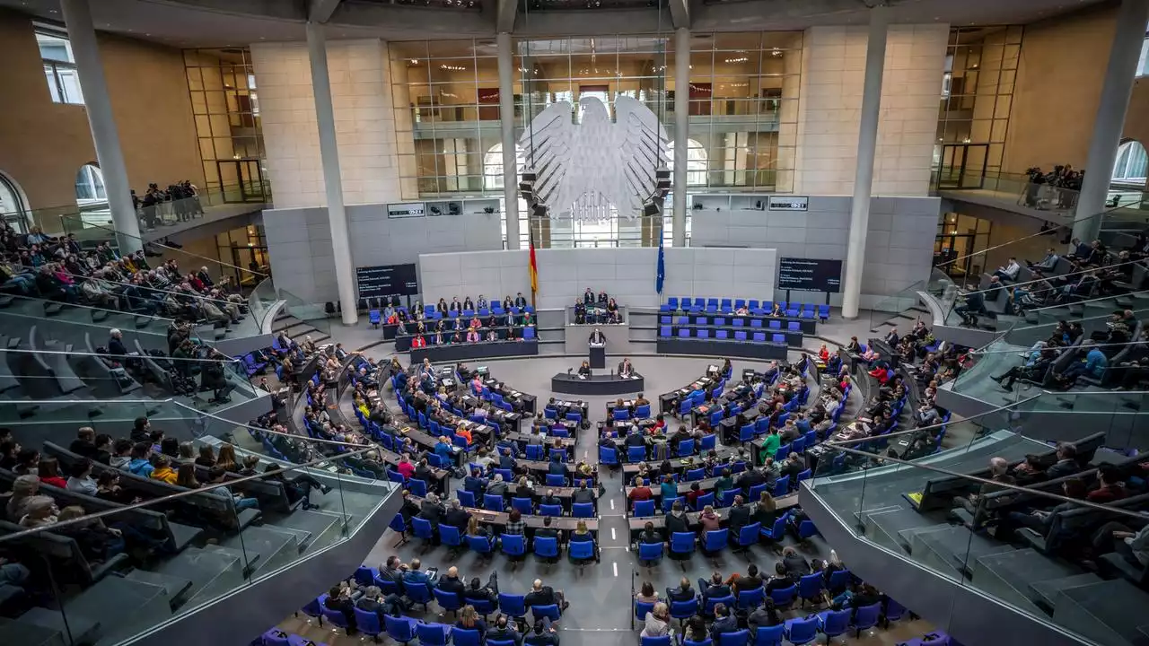 Bundestag: Reichen Regeln zu Nebeneinkünfte von Politikern?