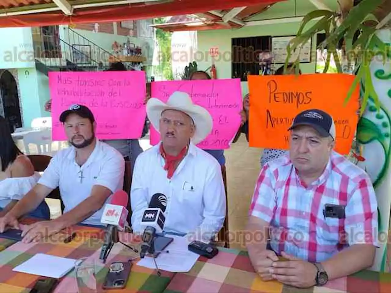 Comerciantes de Xico exigen rehabilitación del puente en cascada de Texolo