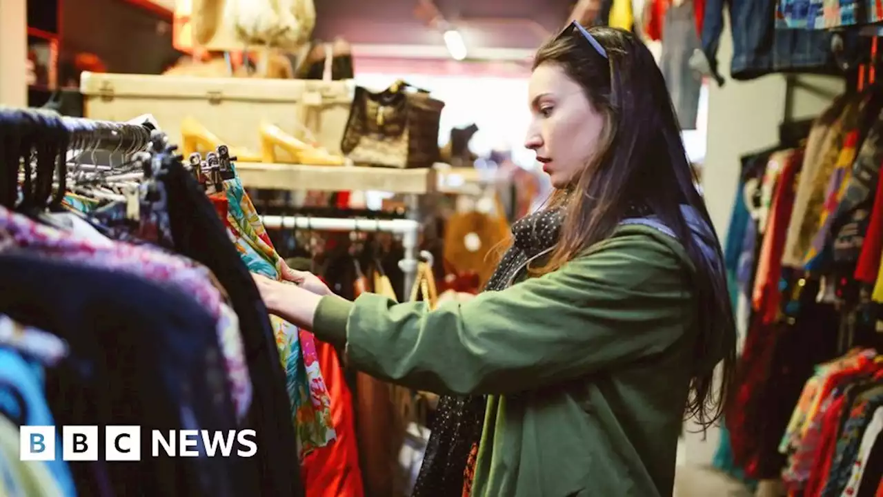 UK retail sales boosted by second-hand and discount stores