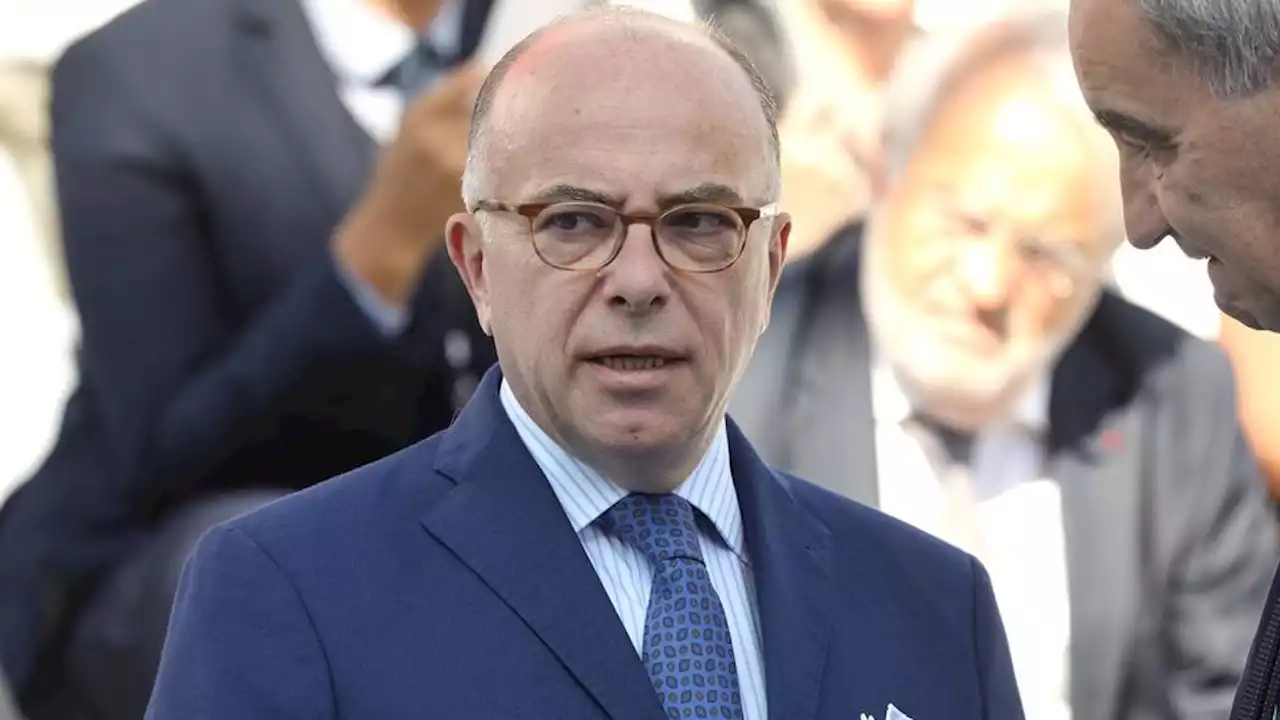 Réforme des retraites : Bernard Cazeneuve appelle Emmanuel Macron à «suspendre» le texte