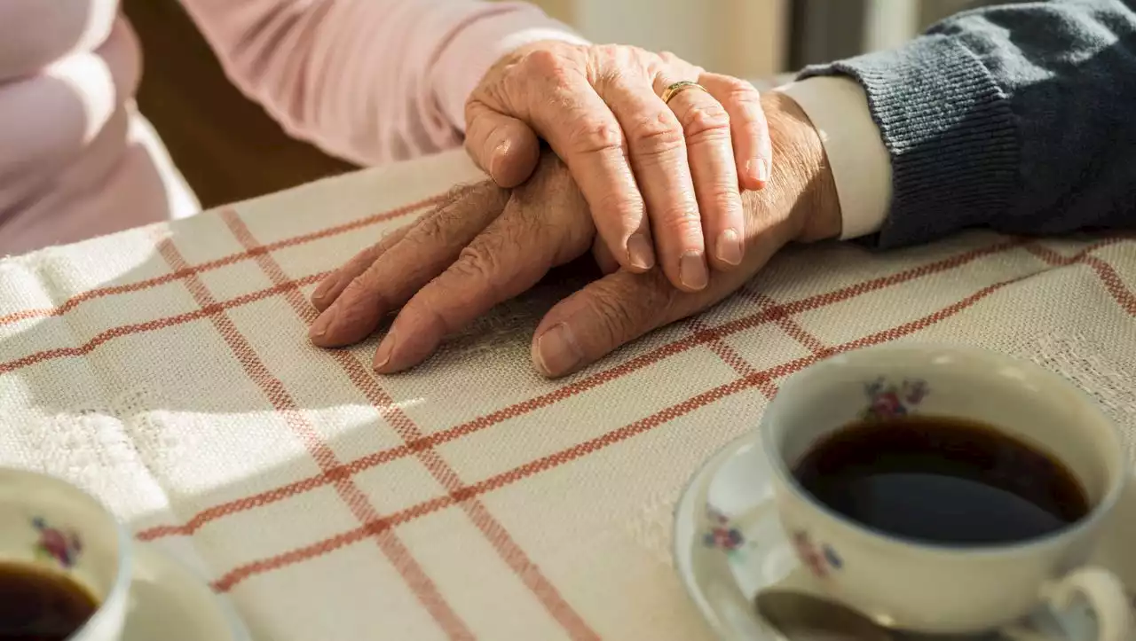 (S+) Witweneffekt: Männer haben deutlich höheres Sterberisiko nach Tod der Partnerin