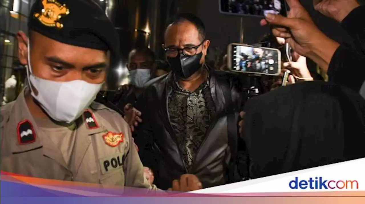 Momen Rafael Alun Bungkam Usai Diperiksa 12 Jam Oleh KPK