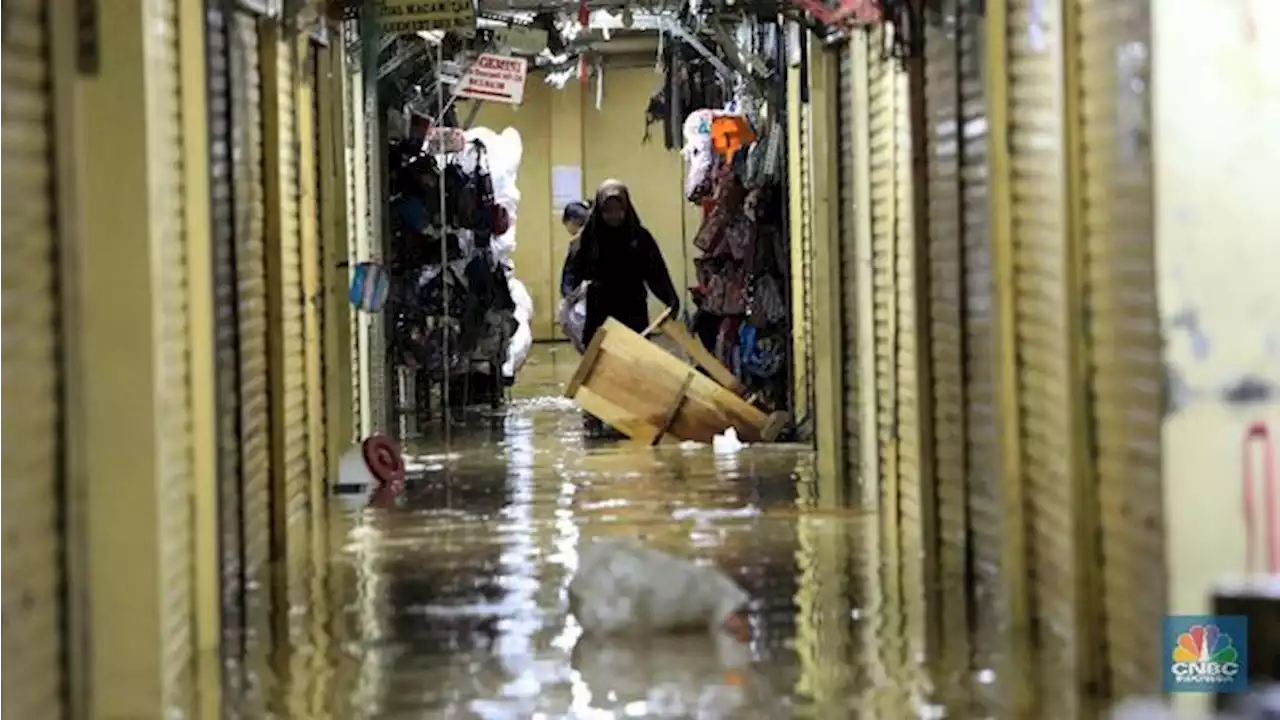 Riol Macet, Ibuah Barat Tergenang: Jalan Chatib Soelaiman Juga Banjir