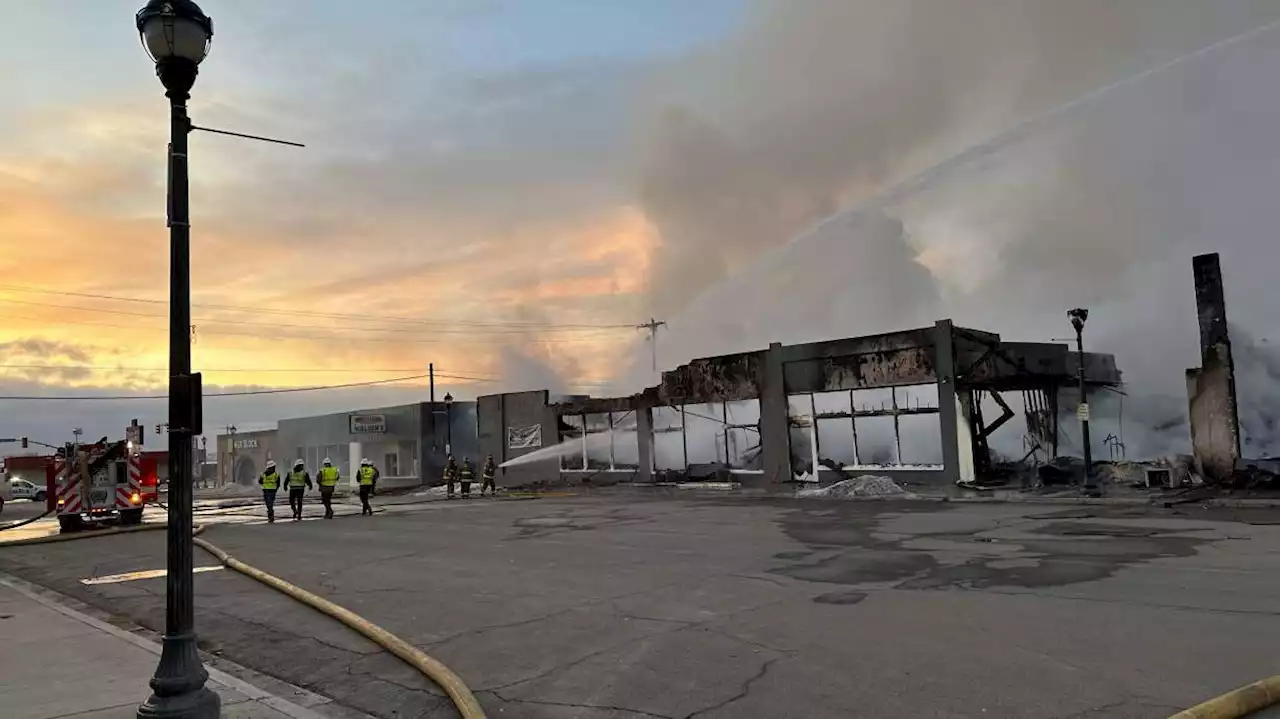 Roosevelt furniture store destroyed in fire