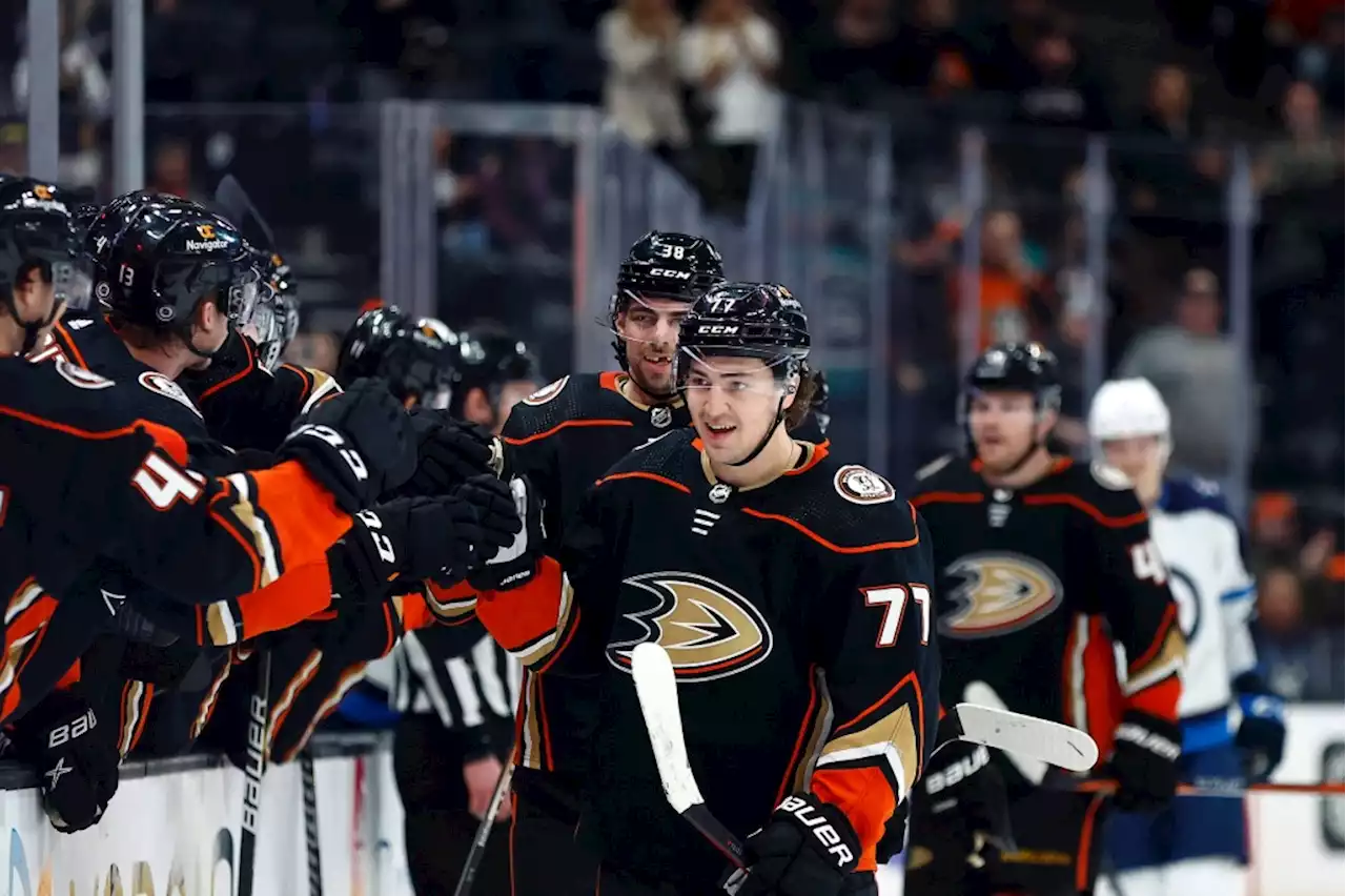 Frank Vatrano continues to spark Ducks’ 2nd power-play unit