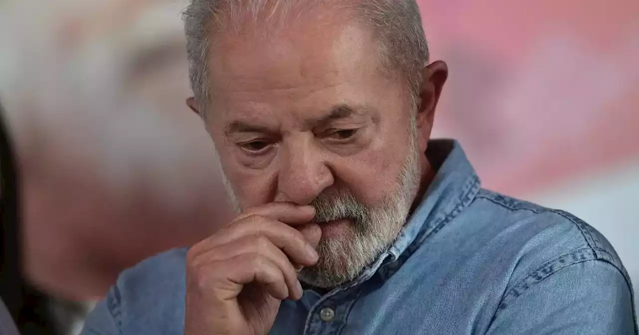 Lula da Silva posterga su viaje a China por neumonía