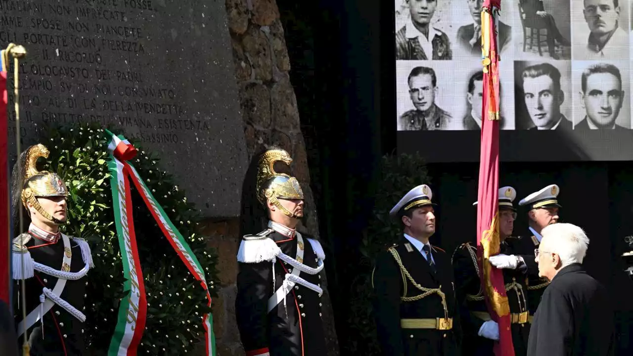 Fosse Ardeatine, Mattarella al mausoleo ricorda le 335 vittime. Meloni: “La memoria sia un dovere civico quotidiano”