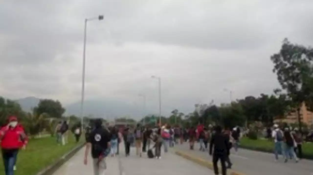 Manifestaciones de estudiantes en Bogotá colapsaron la movilidad