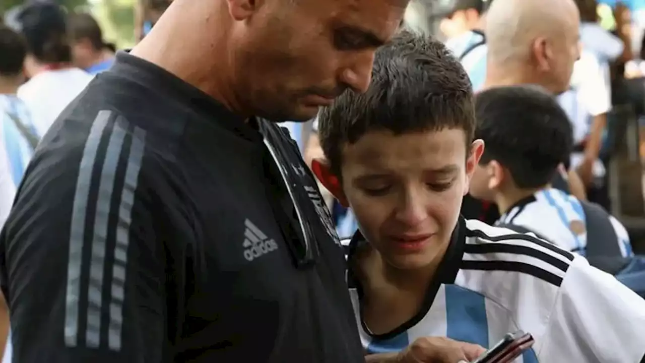 Incidentes en los accesos al Monumental con hinchas estafados con entradas falsas