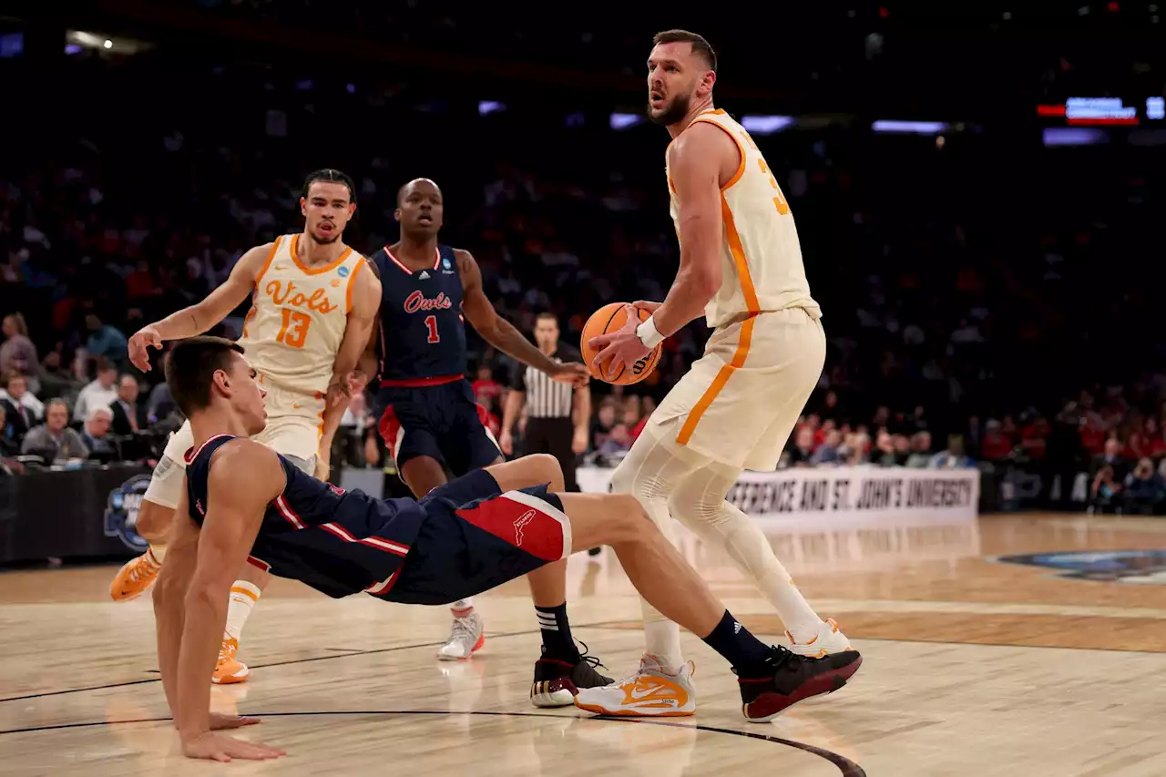 Tennessee’s Uros Plavsic unleashed dangerous elbow in March Madness blowup