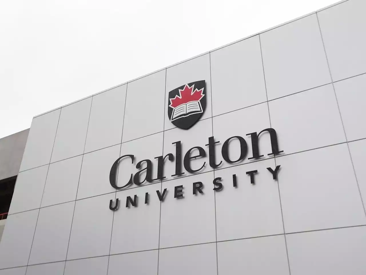 STRIKE DEADLINE MONDAY: Last-minute negotiations continue between Carleton University, teaching assistants and contract instructors