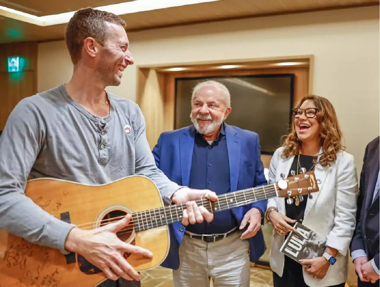 Chris Martin, de Coldplay, armó parche con presidente de Brasil y le dejó regalazo - Pulzo