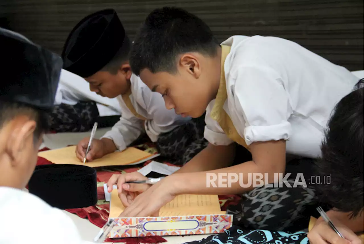 Ngaji Kitab Kuning Ponpes Tebu Ireng |Republika Online