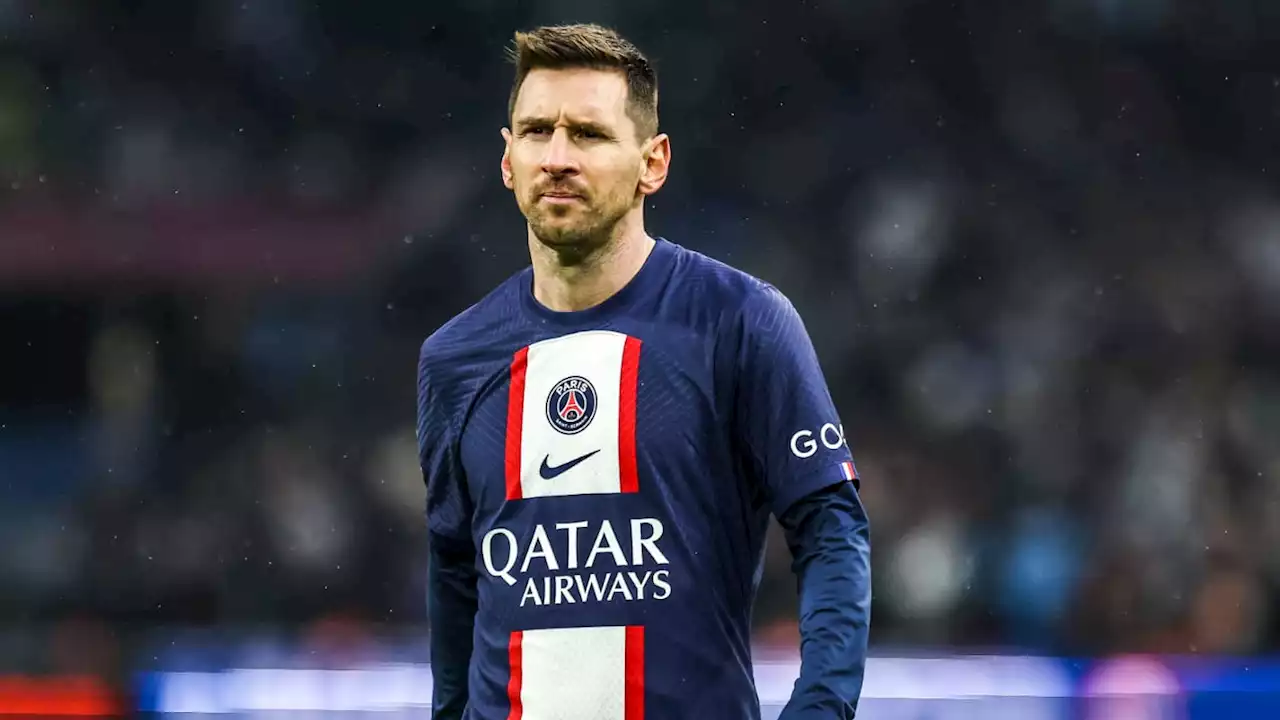 Mercato: '50% de chances que Messi revienne au Barça', estime Agüero