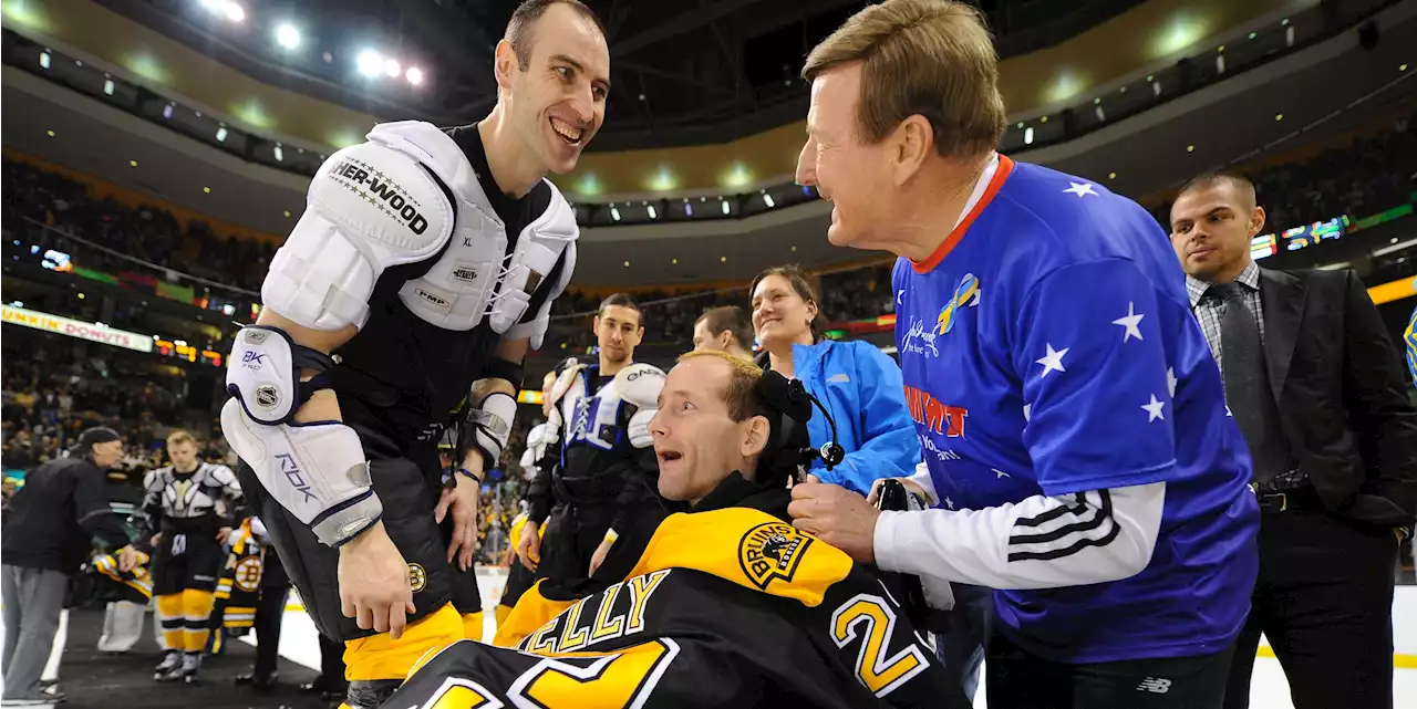 Boston Bruins Legend Zdeno Chara Will Run the 2023 Boston Marathon