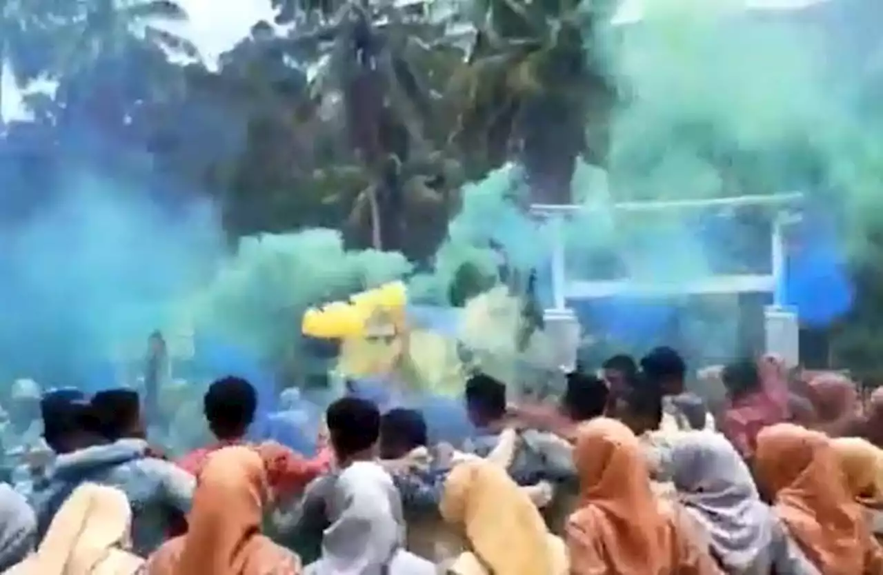 Viral Sekolah di Madina Izinkan Siswa Nyalakan Flare saat Perpisahan