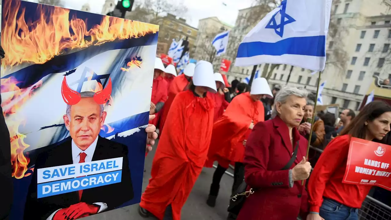 Israel PM Benjamin Netanyahu jeered by protesters during Downing Street visit for talks with Rishi Sunak