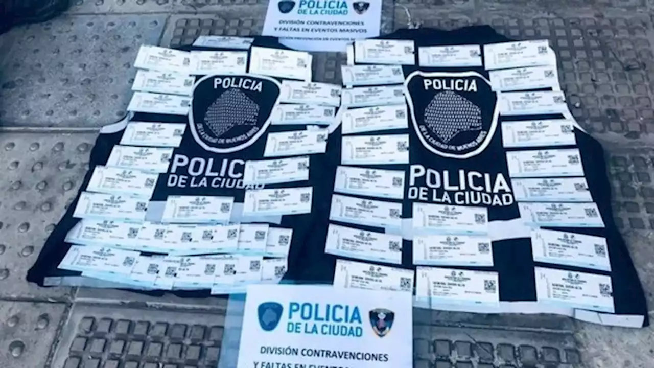 La Policía incautó entradas falsas y 3.000 artículos antes de Argentina-Panamá