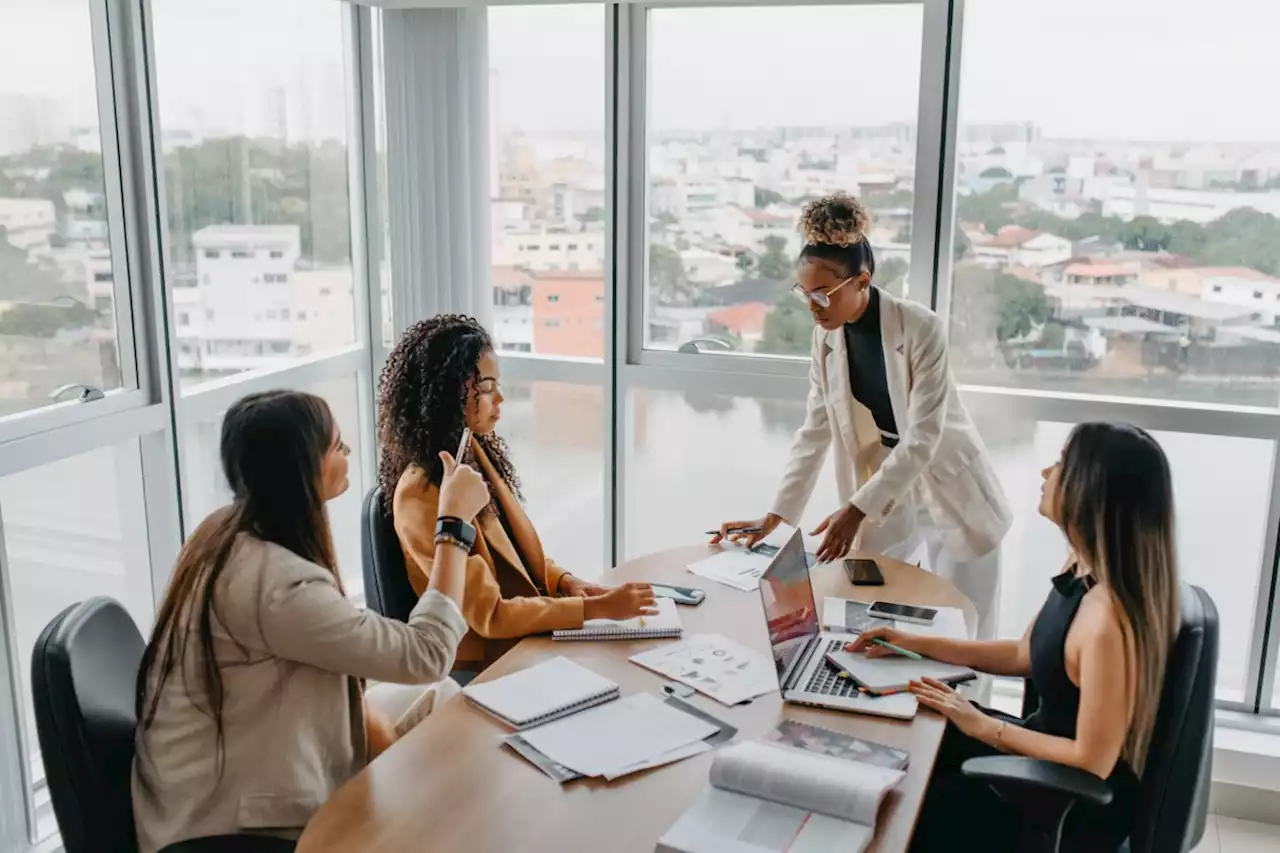 Not a single large, public Canadian firm has closed the gender pay gap, study finds