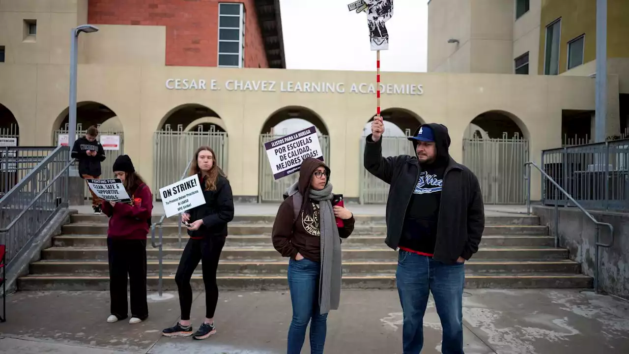 Los Angeles school strike ends, but no deal announced