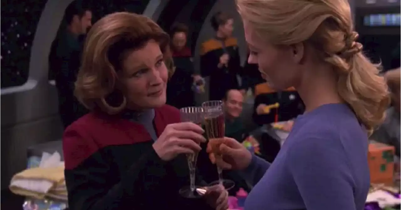 Kate Mulgrew Toasts Star Trek: Picard Season 3 Ep. 6 Nod to 'Voyager'